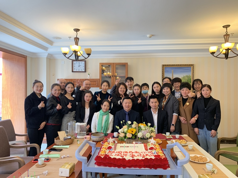 9。。。。。.jpg