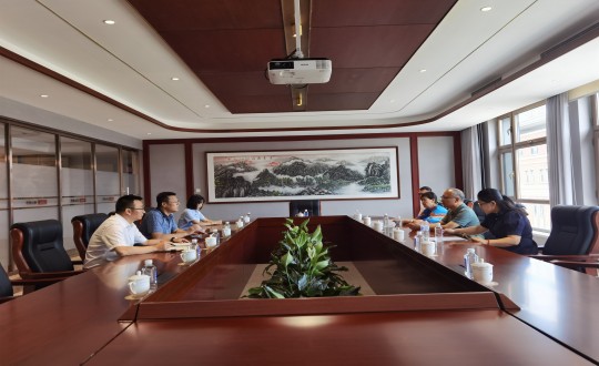 11.中国房地产协会养老工业委员会、吉林省房地产协会相关向导对尊龙凯时·南山书院举行实地考察_副本.jpg