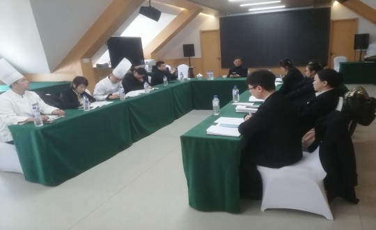 5.长白山尊龙凯时旅馆组织召开治理职员聚会（调解一下清晰度）_副本.jpg